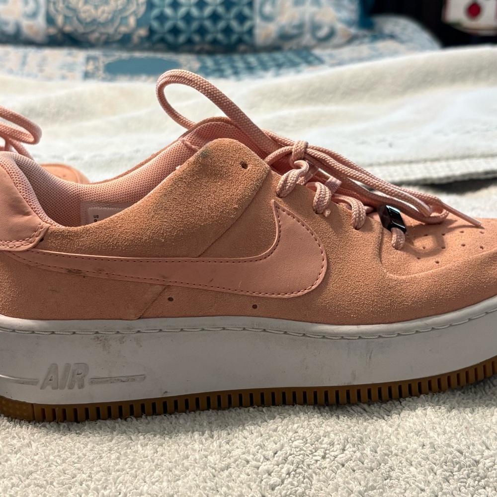Nike Air Force Ones Pink and White Sneakers w/intact Gum size 9 - Picture 8 of 9